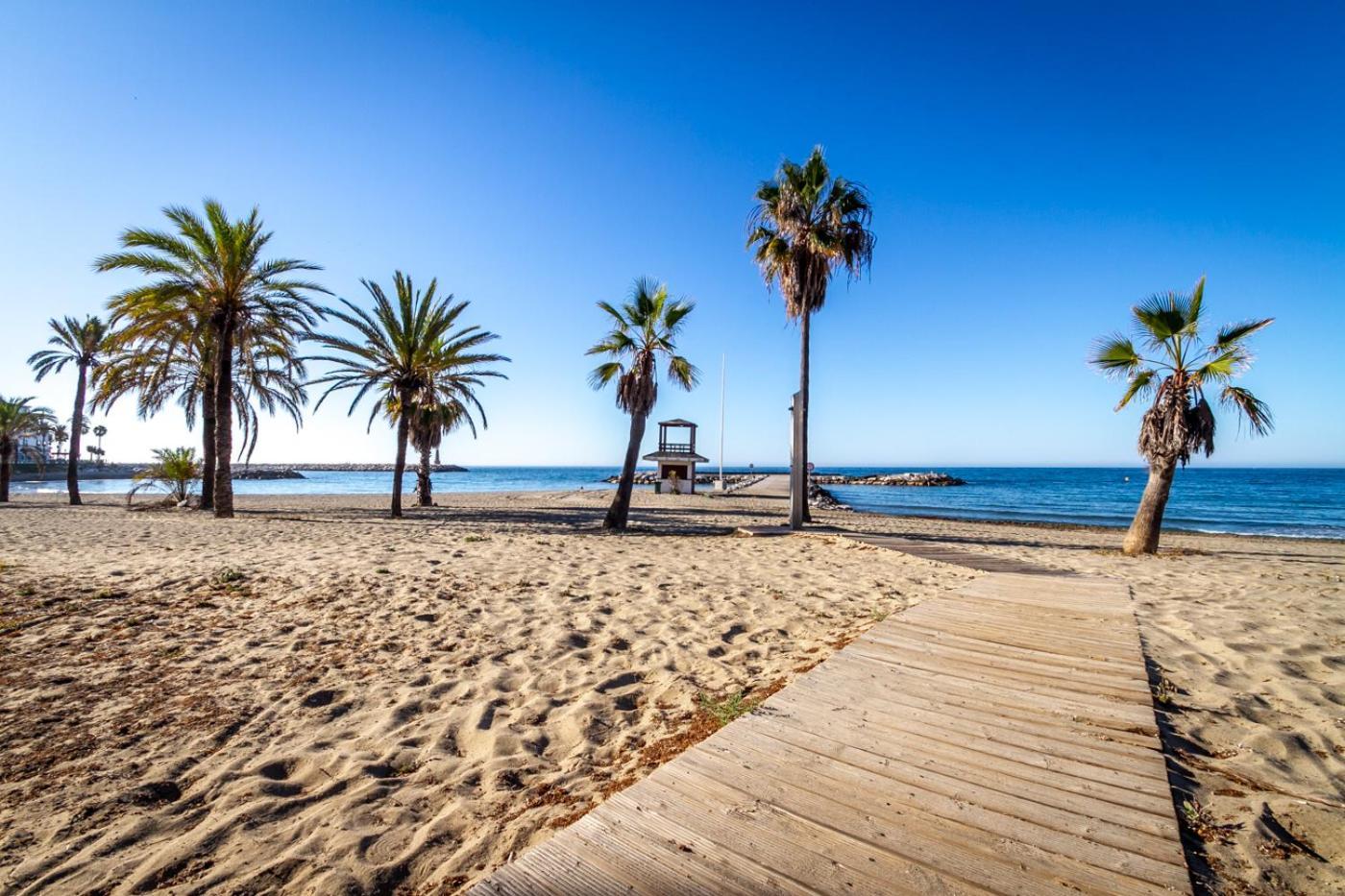 Marbella Banus Suites - Lily Playas Del Duque Banus Beach Apartment Eksteriør billede