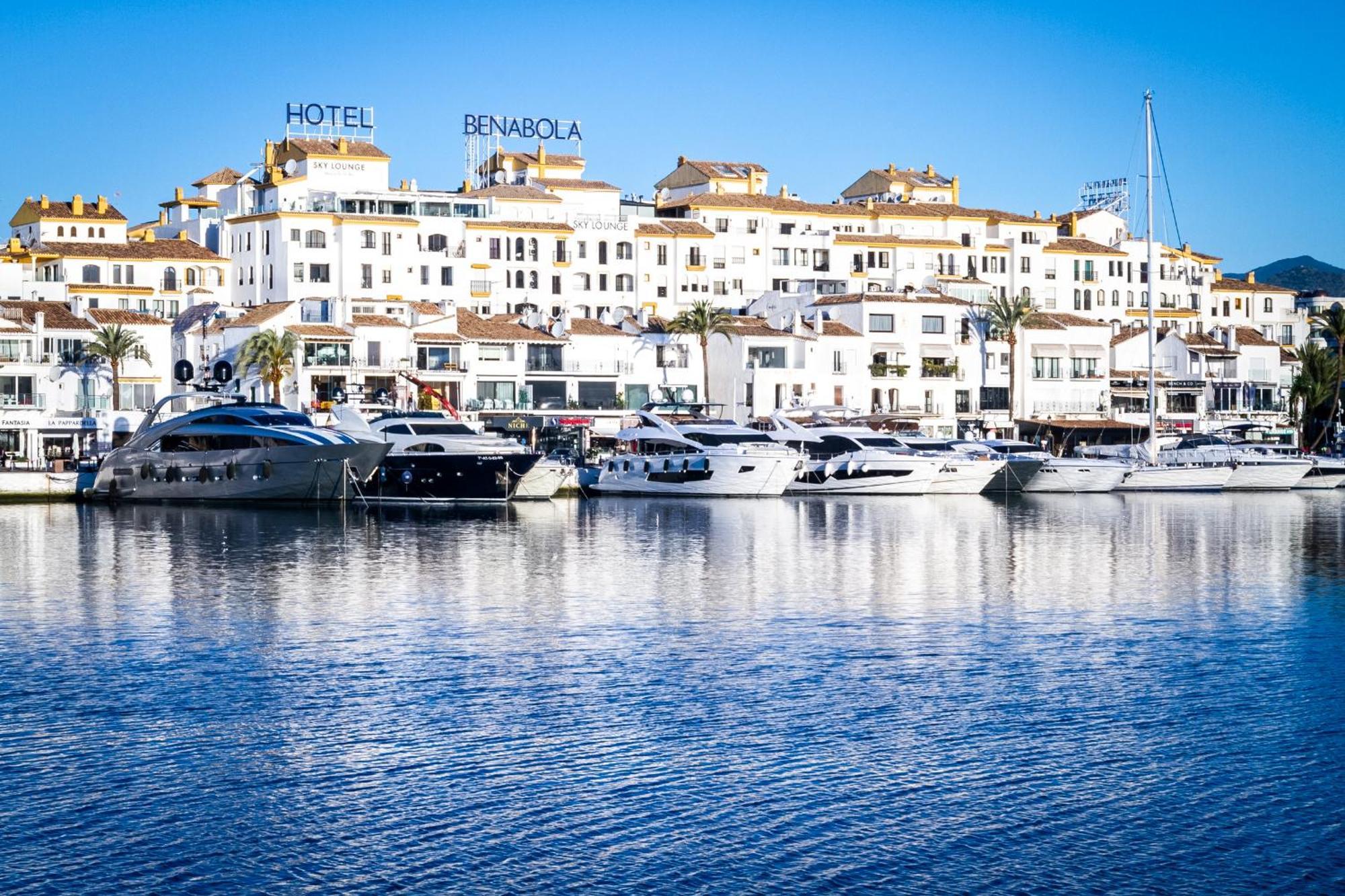 Marbella Banus Suites - Lily Playas Del Duque Banus Beach Apartment Eksteriør billede