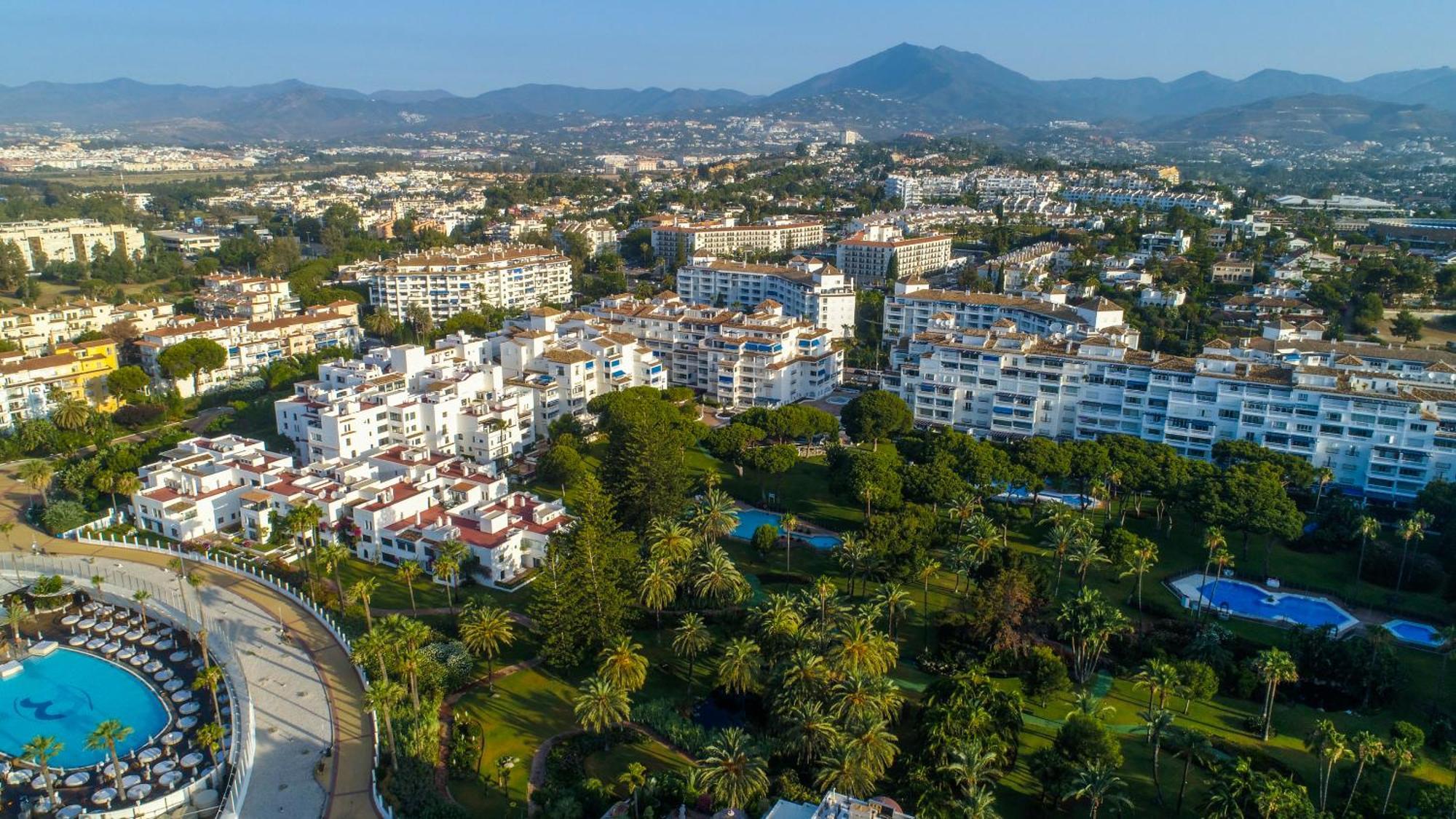 Marbella Banus Suites - Lily Playas Del Duque Banus Beach Apartment Eksteriør billede