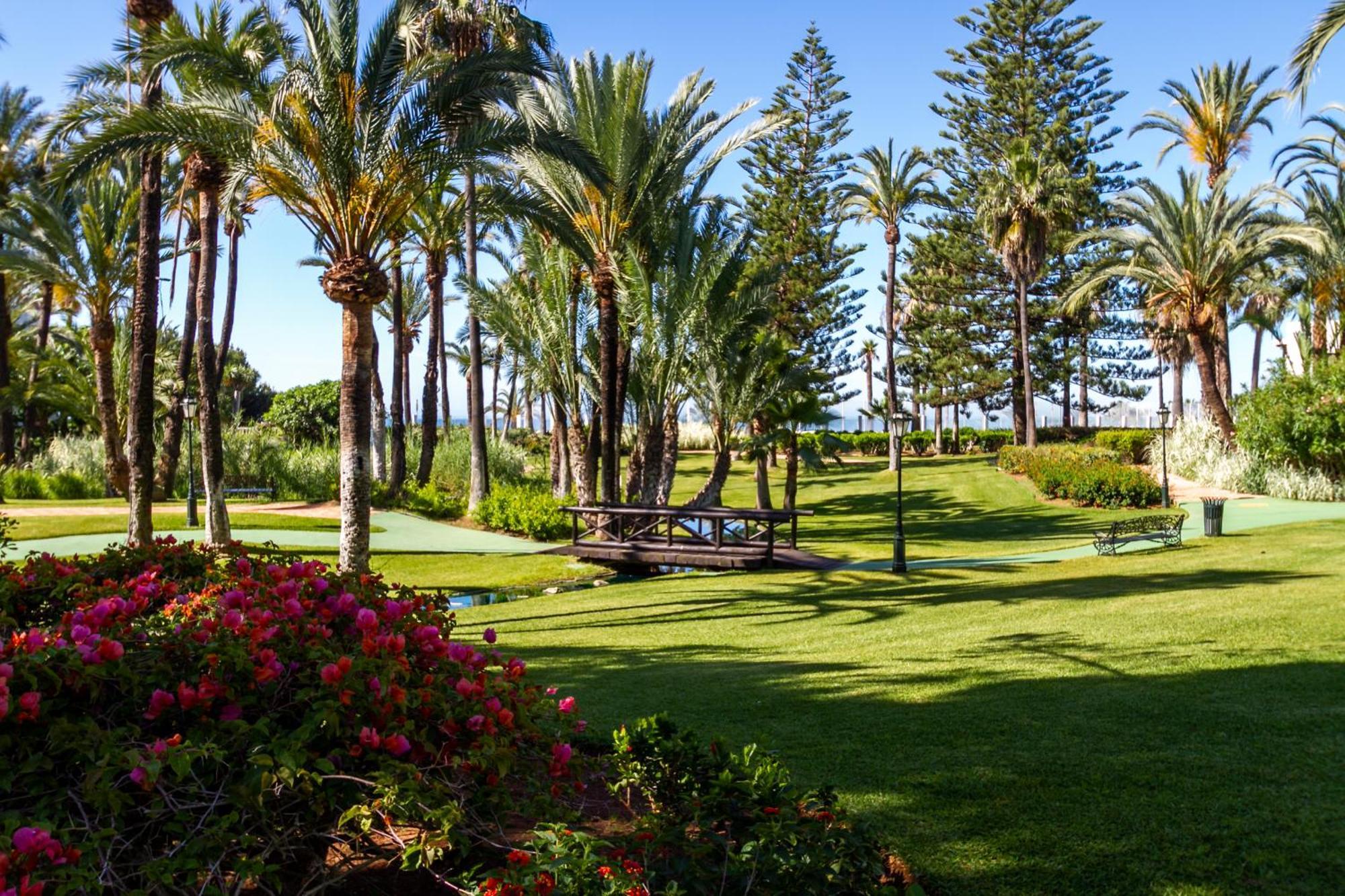 Marbella Banus Suites - Lily Playas Del Duque Banus Beach Apartment Eksteriør billede